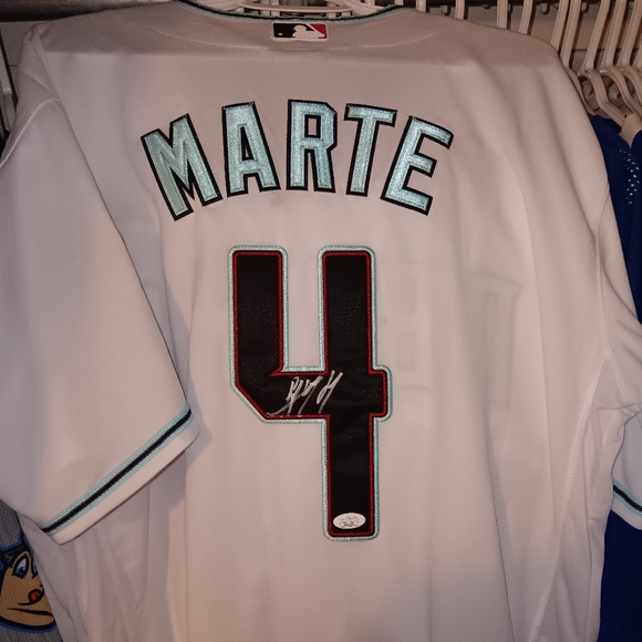 Arizona Diamondbacks Ketel Marte Autographed Jersey - Picture 6 of 9